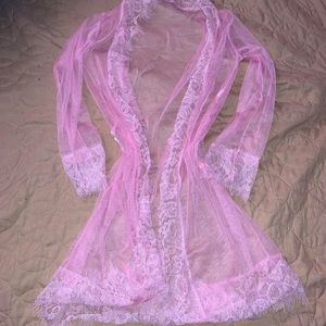 LIGHT PINK VINTAGE LACE ROBE